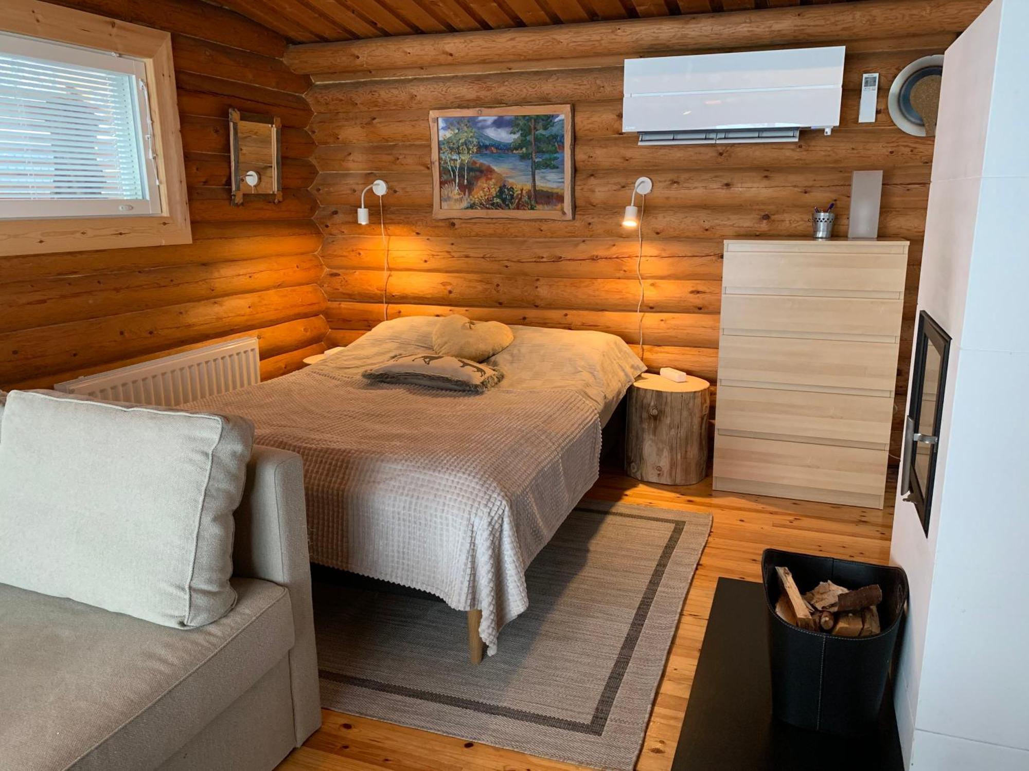 Kaupinmaja, Yllaes, Aekaeslompolo, Lapland - Log Cabin With Lake And Fell Scenery Экстерьер фото